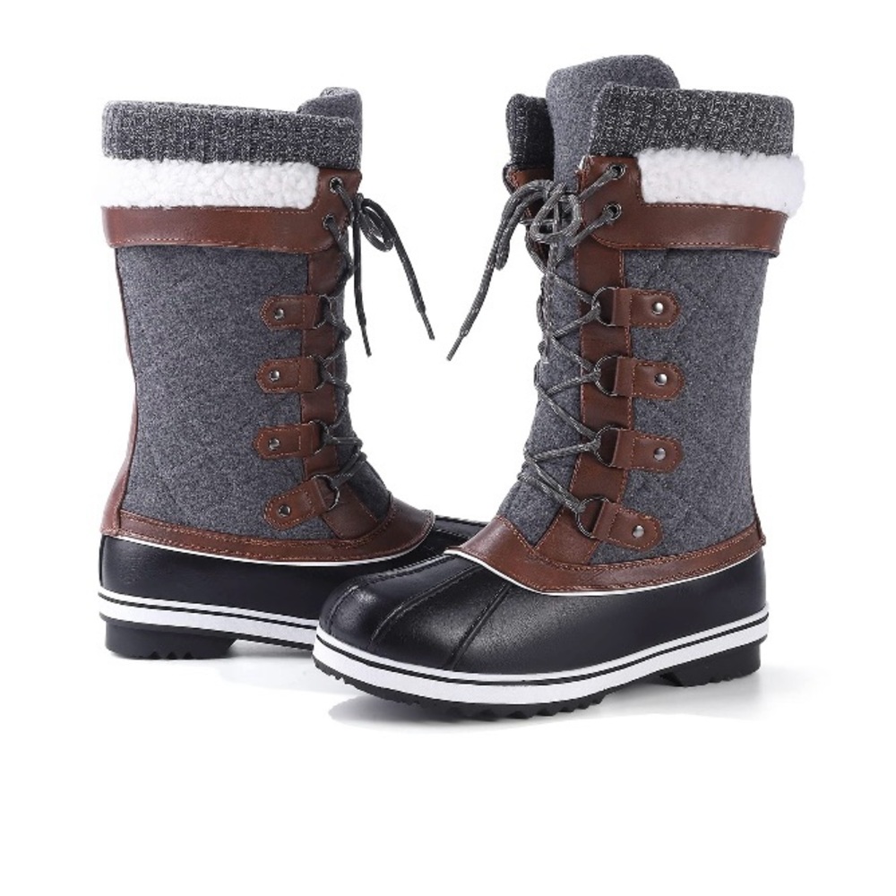 Brand new women’s winter boots size 8